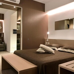 Literie de qualité, minibar, coffre-fort, bureau