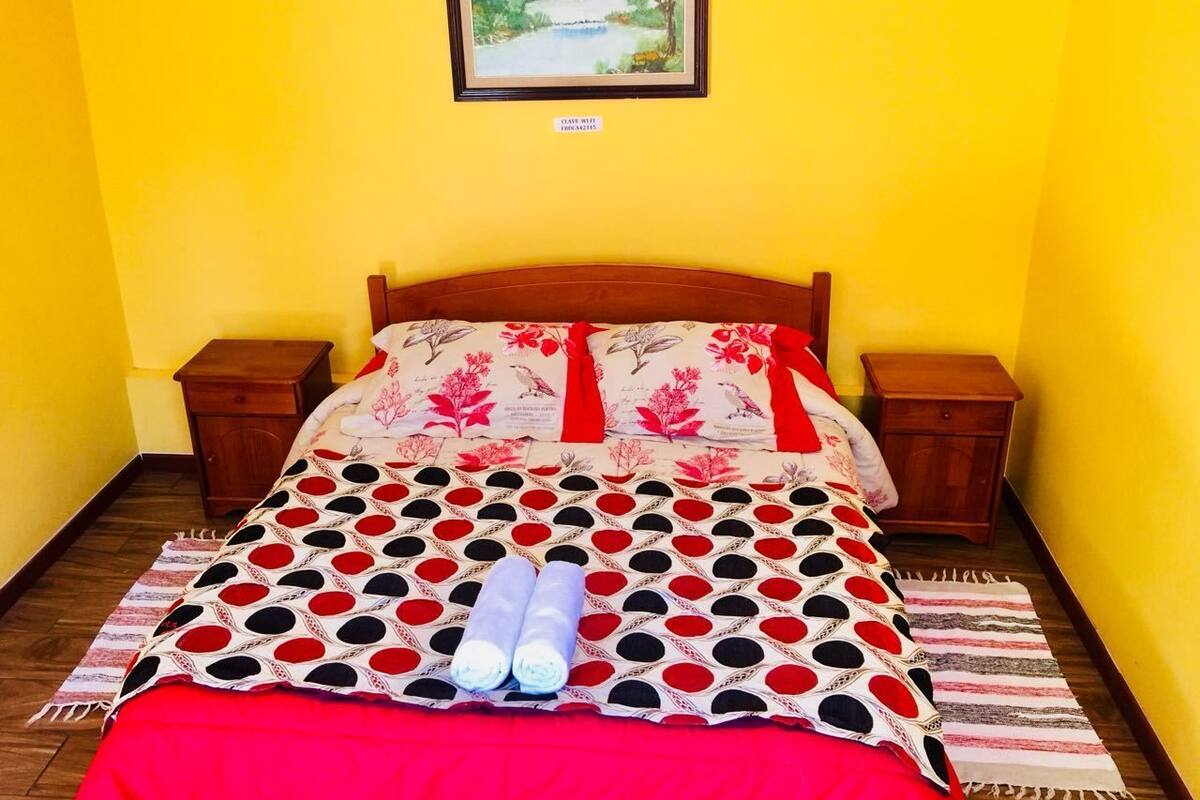Chambre Double, 1 chambre, salle de bains commune