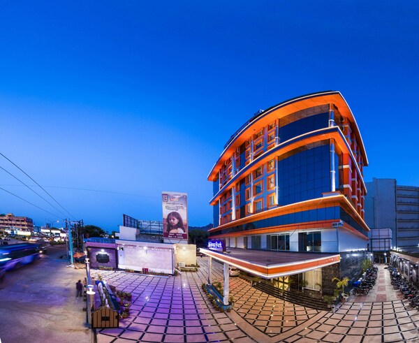 Hotel Benzz Park Vellore - Vellore