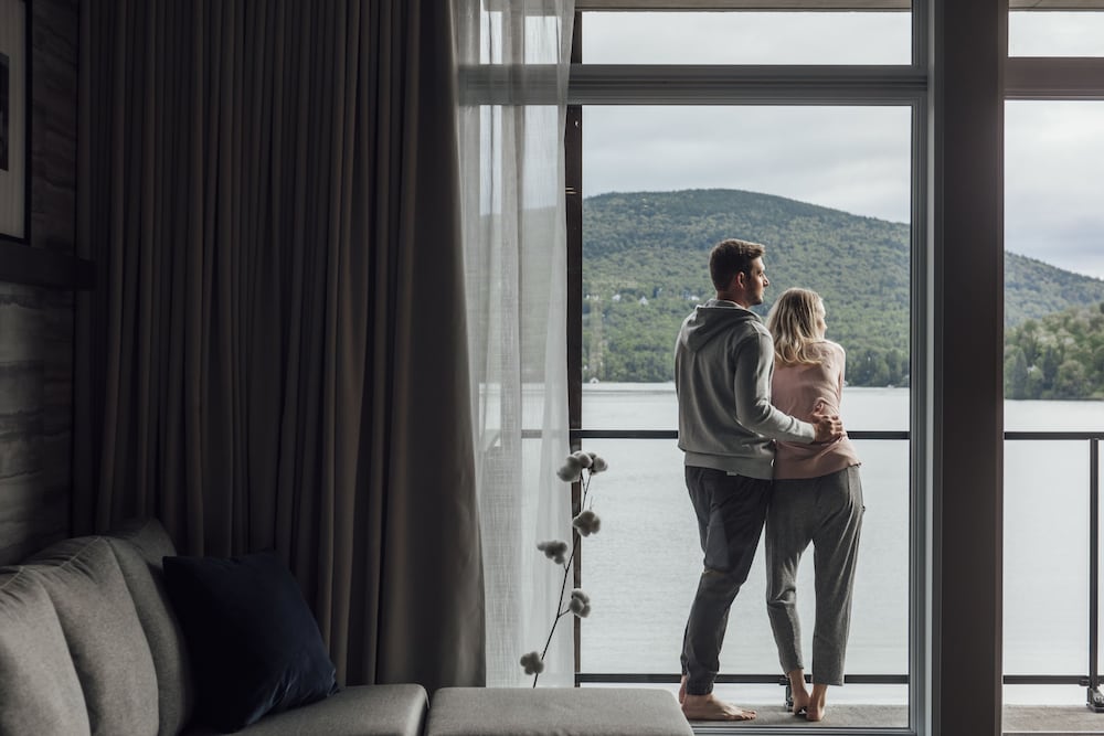 Entourage sur-le-Lac by null