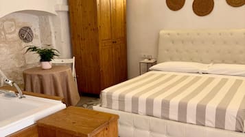 Suite estudio de lujo, 1 cama de matrimonio, no fumadores, baño privado | Sábanas italianas Frette y ropa de cama de alta calidad