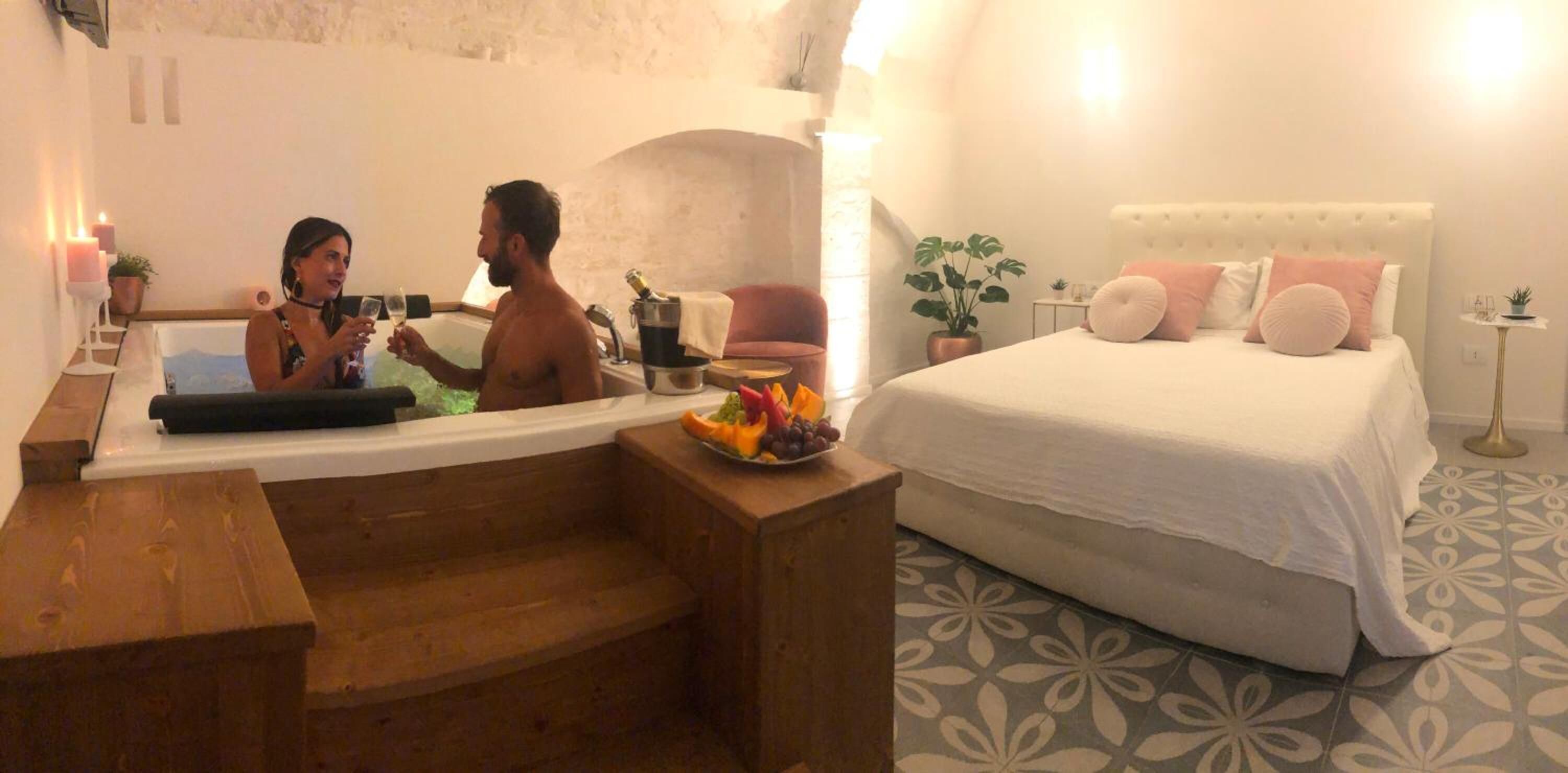 イタリアのフレッテ製シーツ、高級寝具、防音設備、アイロン / アイロン台