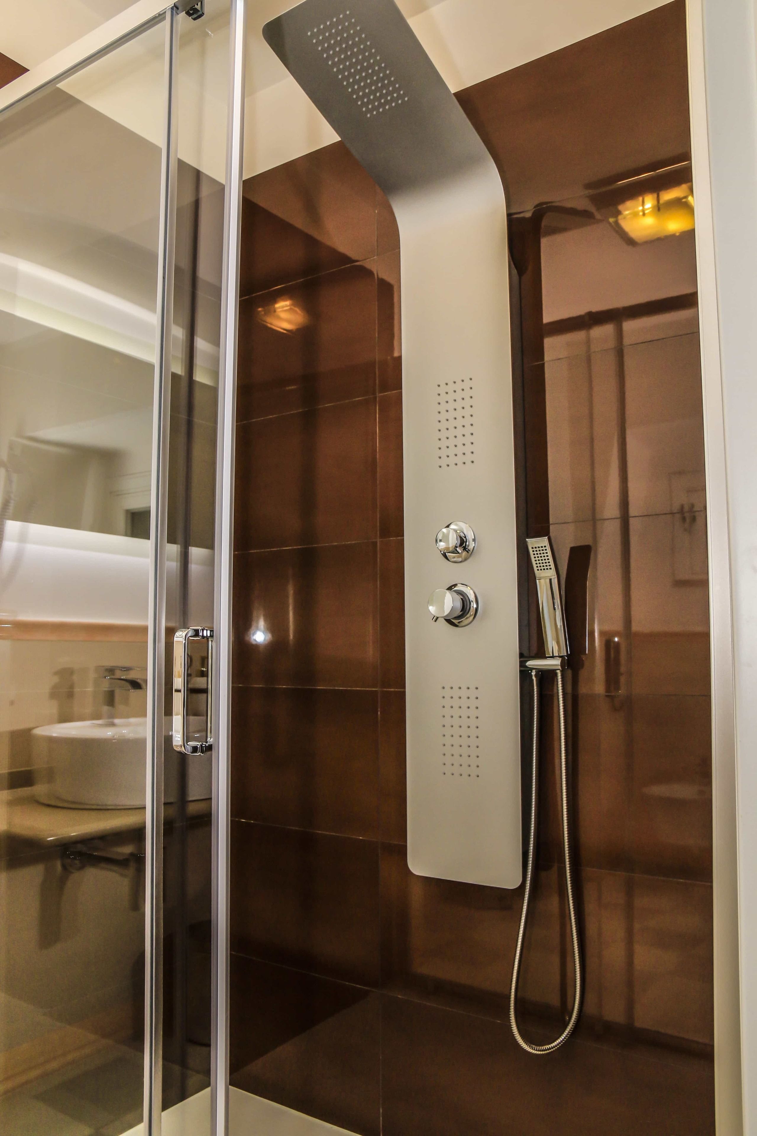 Romantic Suite, Balcony (Benedetto XIII) | Bathroom shower