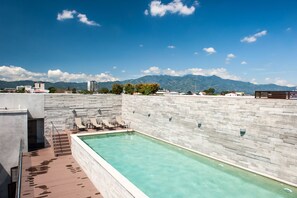 Outdoor pool - Splendor Stay Escalante (Mercedes)