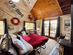 2 bedrooms, memory foam beds, WiFi, bed sheets