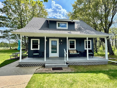 Ellison Bay tranquility close to Europe Lake, Newport State Park and Beach!