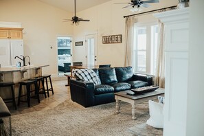 Smart TV, fireplace, DVD player, ping pong