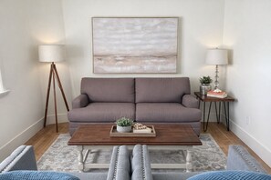 Smart TV, fireplace, DVD player, ping pong