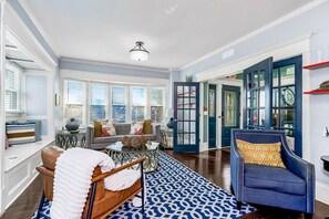 Smart-tv och eldstad