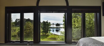 Completely remodeled 4bd/2ba Lake Home, Near Snowmobile Trails and a Gas Station