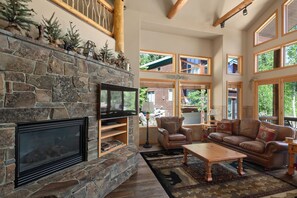 Smart TV, fireplace, books, video library - Gorgeous Townhome Views of the Slopes, Sleeps 12, Private Baths, Private Hot Tub (Whitefish)