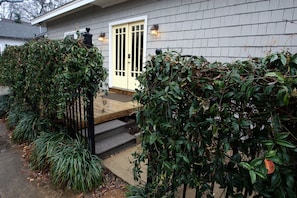 Exterior detail - Historic Cottage Yellow Door in Midtown (Memphis)
