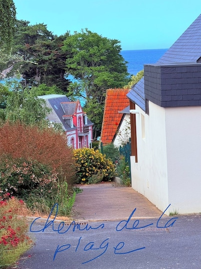 Large family home and comfortable near shops and beach