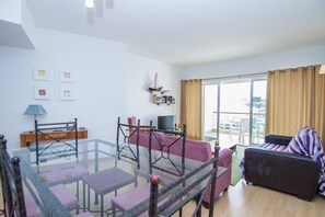 TV - Luxury Apartment with pool on Marina De Lagos  (Lagos)
