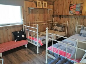 2 bedrooms, WiFi, bed sheets - Rustic log cabin / chalet in a quiet location in the middle of nature in East Friesland (Großefehn)