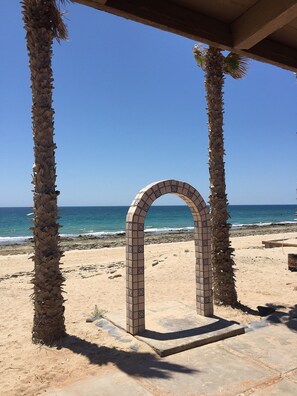 On the beach - *** BEACHFRONT *** Casa Chapman, Las Conchas, Sleeps 14, $215/Nt. (Puerto Peñasco)