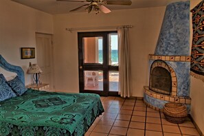3 bedrooms, WiFi, bed sheets - *** BEACHFRONT *** Casa Chapman, Las Conchas, Sleeps 14, $215/Nt. (Puerto Peñasco)