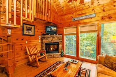 Convenient Location, Between G. Burg 7 P. Forge and mins to everything Pets OK