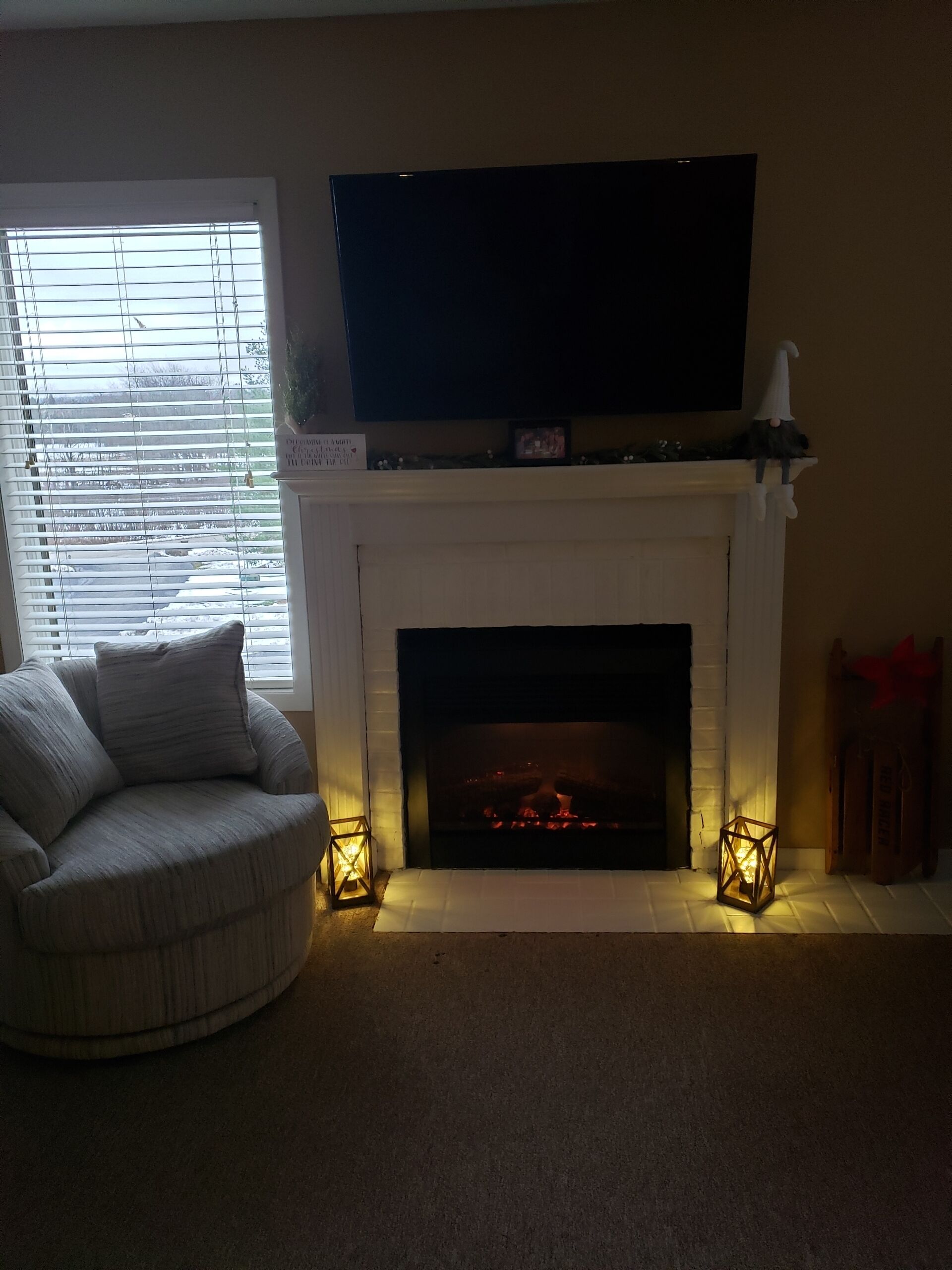 TV, fireplace, video games, DVD player