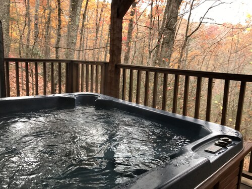 Affordable 3BR2BA Cabin Mins. from Dollywood, Ober Gatlinburg Pets OK Sleeps 10