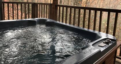 Affordable 3BR2BA Cabin Mins. from Dollywood, Ober Gatlinburg Pets OK Sleeps 10