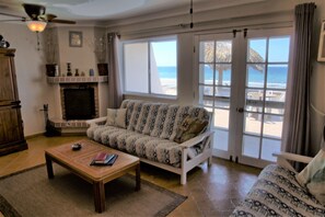 Smart TV, fireplace, DVD player