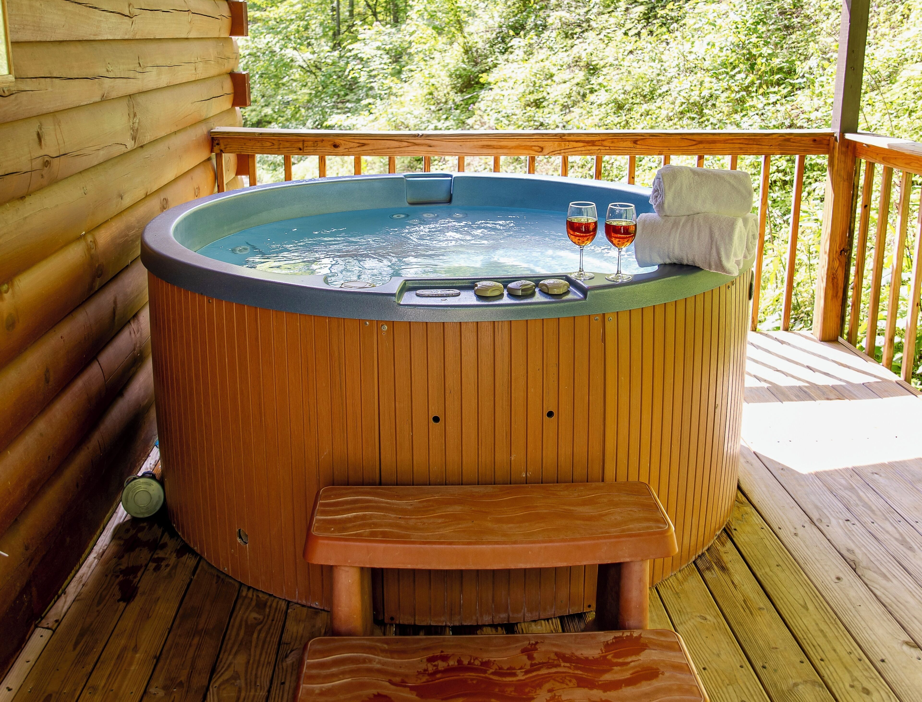 Outdoor spa tub