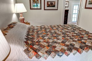 3 chambres, fer et planche à repasser, lit parapluie, Wi-Fi gratuit