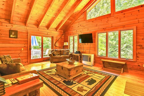 Timber Hollow:2 master suites on a bison ranch!