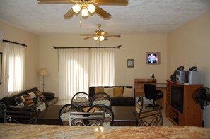 Smart-TV, DVD-Player