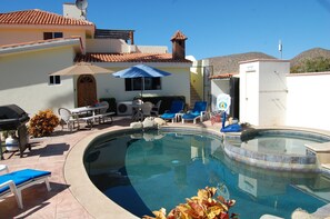 A heated pool - Pescadero Palace 4BR Guest House w/Pool, Jacuzzi, and Beach Front! (El Pescadero)