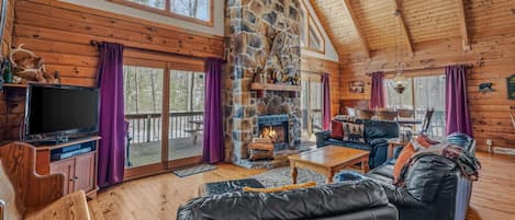 Télévision, cheminée