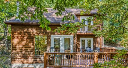 Get Away Mountains tämän beauitful 4BR / 5BA Cabin Coolfont