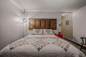 3 bedrooms, desk, free WiFi, bed sheets