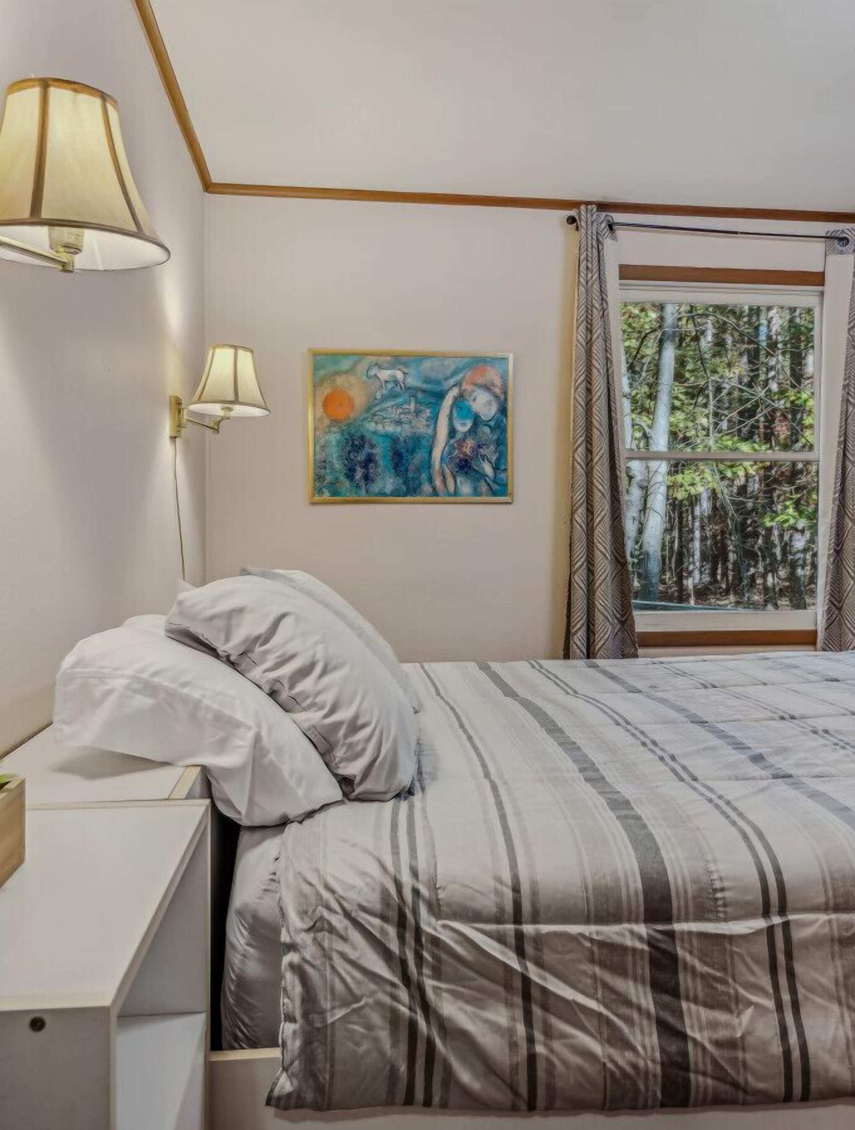 3 bedrooms, desk, free WiFi, bed sheets