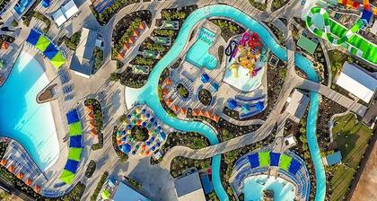 Kaksi Master Suites Condo, aidatulla lomakeskus lämmitetty uima-allas, leikkipaikka, järviä. kuntosali