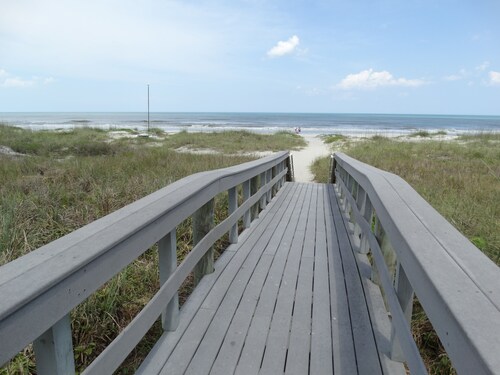 FIRST FLOOR Direct Oceanfront Unit 4! AMAZING!