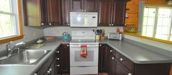 Cabin at Sleepy Creek - creek, wifi, pets, fire pit, deck, grill, fishing