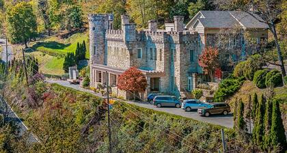 Trails End - riverside | pets | hot tub | wifi | fire pit | grill