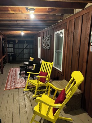 Interior - Climb On Inn-RRG- 3BD & 2BA - Outdoor Adventure Paradise- Pet Friendly -Cozy    (Pine Ridge)