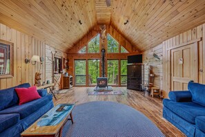 TV - Seventh Heaven - pet friendly, hot tub, wifi, kid`s loft, wifi, grill, king bed (Great Cacapon)
