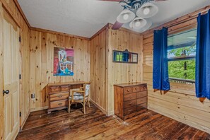 Interior - Seventh Heaven - pet friendly, hot tub, wifi, kid`s loft, wifi, grill, king bed (Great Cacapon)