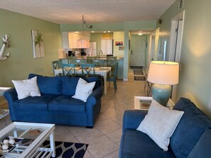 TV - Remodeled! Granite! Sandcastles 2 BR Direct Space Coast OCEANVIEW 704! (Cocoa Beach)