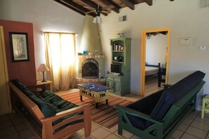 TV connectée, cheminée, lecteur de DVD