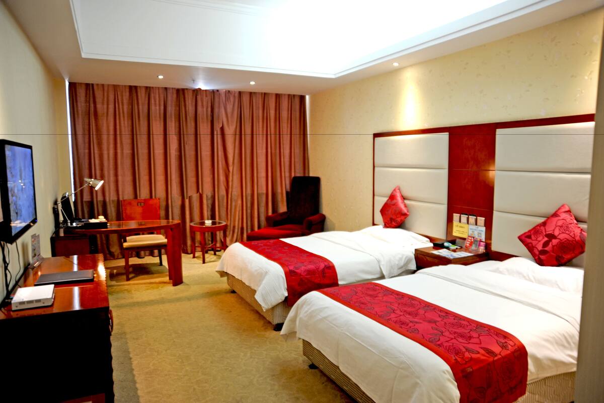 Standard Twin Room | Premium bedding, minibar, desk, blackout curtains