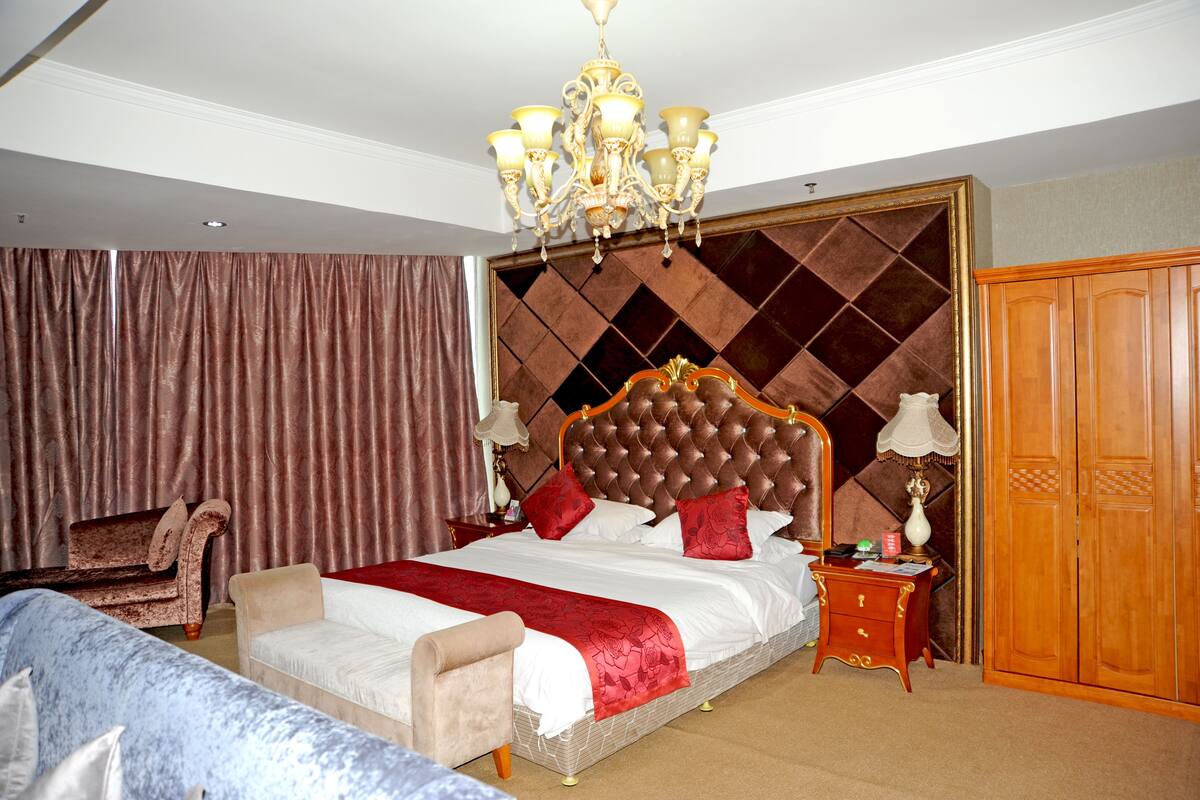 Superior Room, 1 King Bed | Premium bedding, minibar, desk, blackout curtains