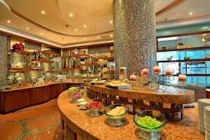 Buffet - Gem Flower Jinyu Sunshine Hotel (Chengdu)