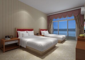 阳台双床房 | 迷你吧、办公桌、遮光窗帘、隔音