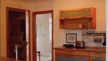 KĂŒhlschrank, Ofen, Herdplatte, GeschirrspĂŒler