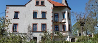 Eksklusiivinen huoneisto art nouveau -huvilassa 1903